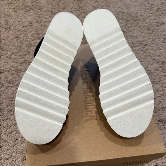 Steve Madden Black and Tan Platform Sandals - Picture 5 of 5